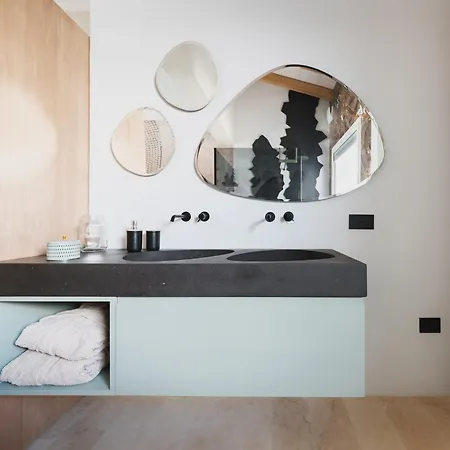 Al Borgo 01 Luxury In Sardinia 아바산타